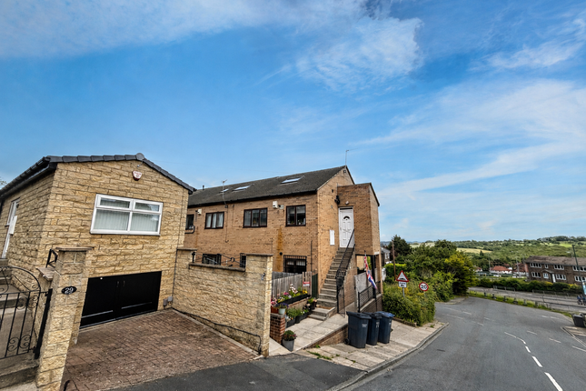 1-bed house on 29 Stott Terrace, Bradford, £700/mo