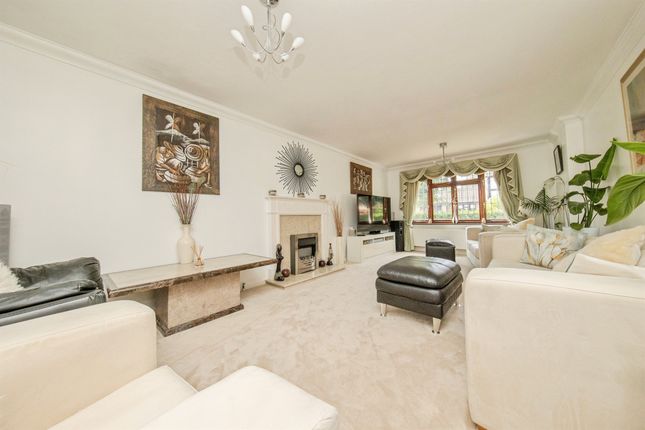 1, Valleyview Drive, Ipswich photo 3