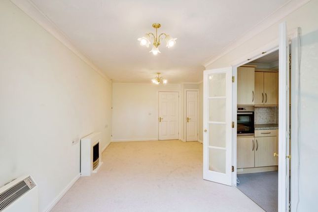 Flat for sale in Compton Court, Bournemouth