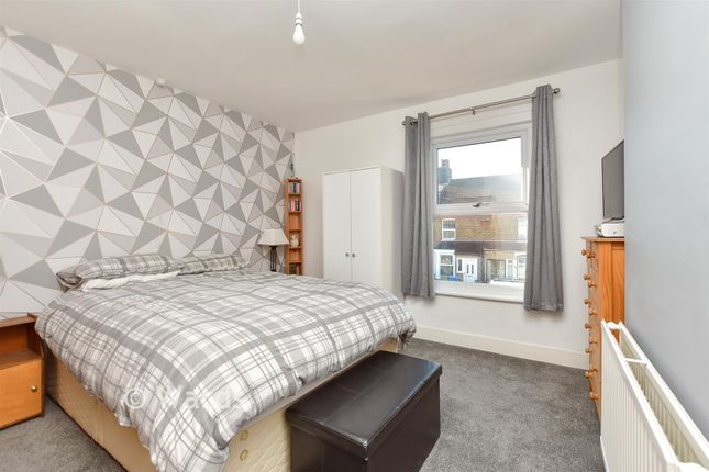 92, Tonge Road, Sittingbourne photo 4