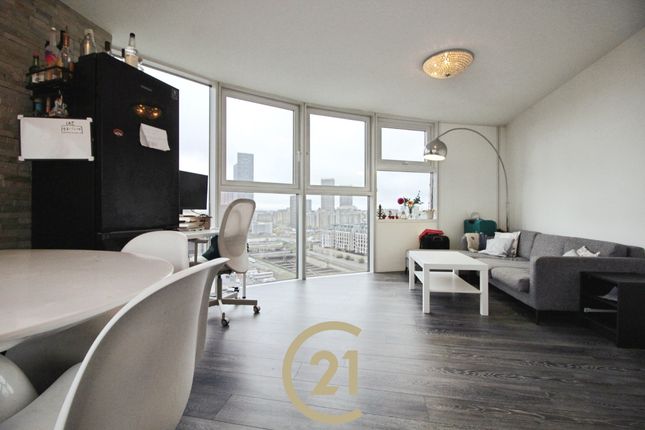 Flat 43, London photo 2