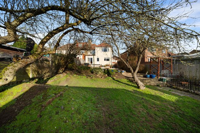 36, Heathview Avenue, Dartford photo 2