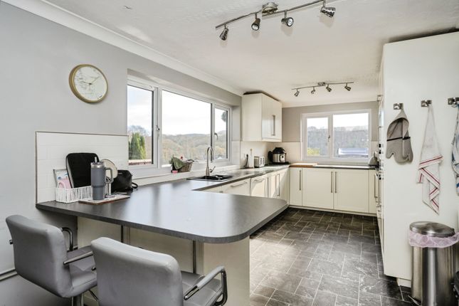 9, Plasycoed, Ystradgynlais photo 3
