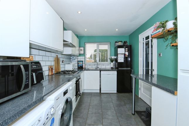 14, Jasmine Way, Peterborough photo 4