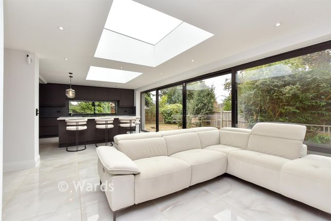 4, Povey Avenue, Rochester photo 4