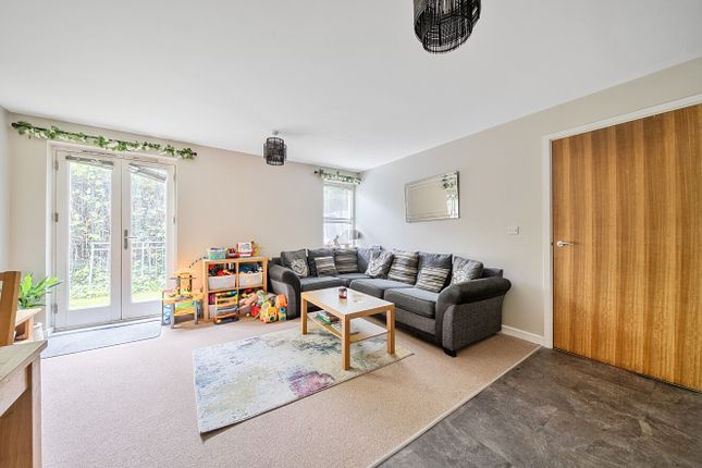 Flat 4, Malden House, 2, Searle Drive, Hampshire photo 2