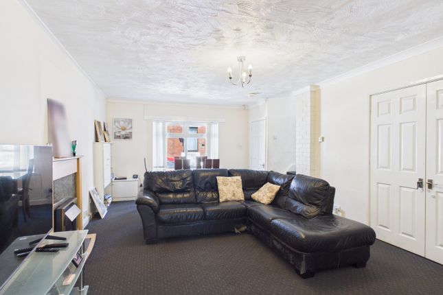 77, Mansfield Street, Ashton-under-Lyne photo 2