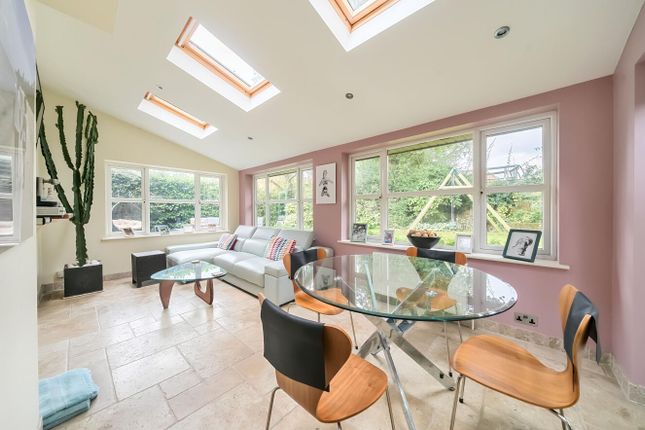28, Raglan Close, Chandler's Ford photo 3