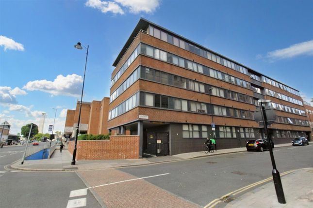 Flat for sale in Ogle Road, Southampton