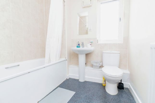 Flat for sale in Sheep Way, Redhouse Park, Milton Keynes, Buckinghamshire