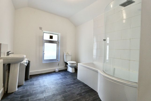 141 Queens Road, New Tredegar photo 4