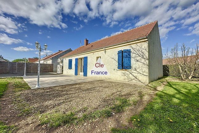 Detached house for sale in Ouzouer-Sur-Trezee, Centre, 45250, France