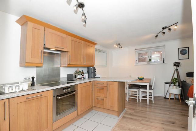 Coopers Rise, High Wycombe photo 4