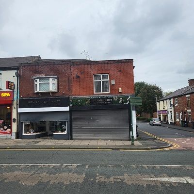 Retail premises to let in Market Street, Hyde