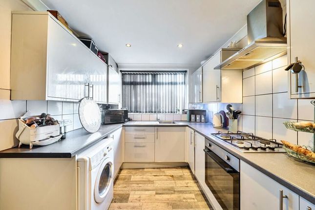 4, Trowbridge Road, Romford photo 2