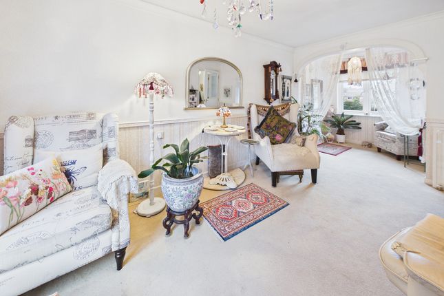 28, Nightingale Lodge, Cowper Road photo 2