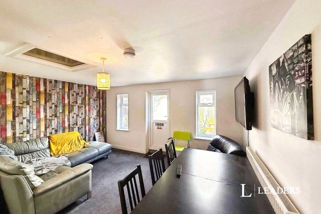 Room 4, 40, Henville Road, 40 Henville Road photo 3