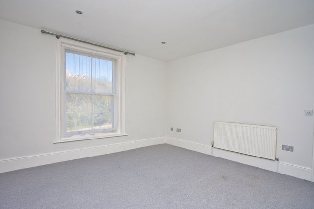 Flat 4, 12, Marine Parade, Kent photo 4