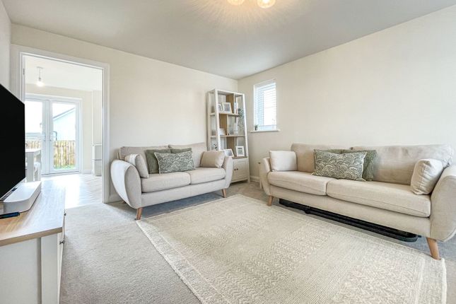 33, Anderton Road, Saltash photo 3