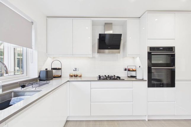 66, Poplar Road, Surrey photo 4