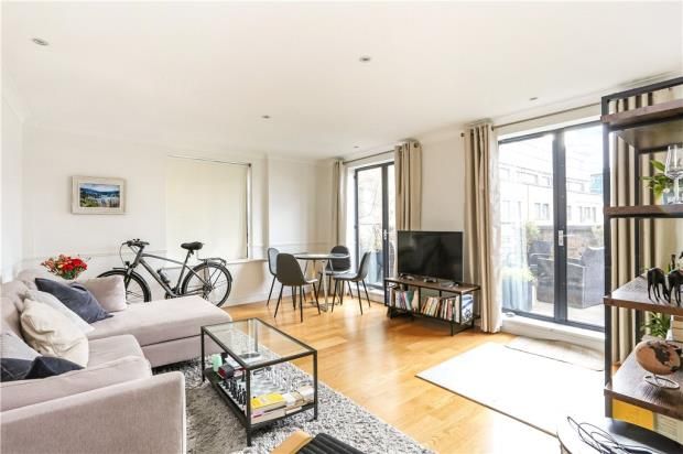 Flat to rent in Vanilla &amp; Sesame Court, Curlew Street, London