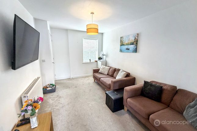 47, Upton Drive, Nuneaton photo 2