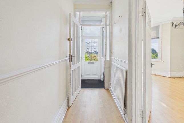 18 Park Avenue, Barry photo 3