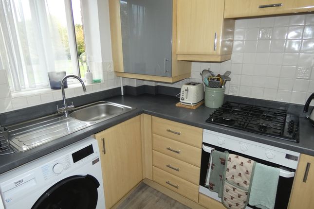 Pooler Close, Telford photo 4