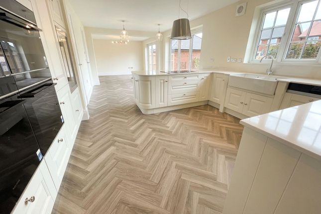 24 Lawrence Way, Knutsford photo 3