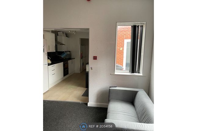 Room to rent in Whipcord Lane, Chester