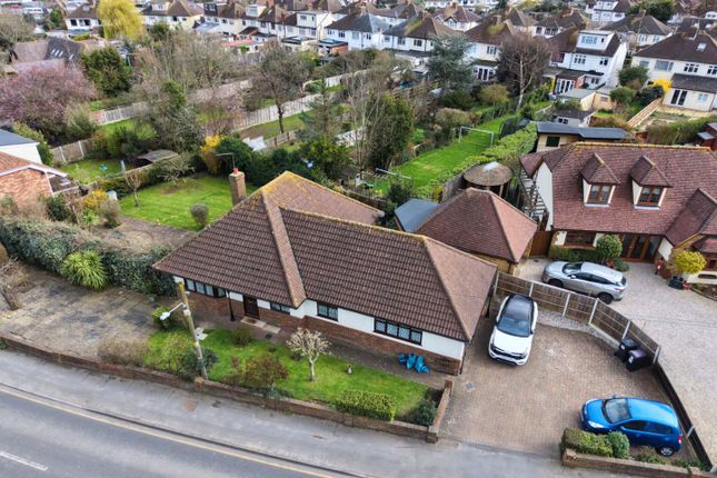 86, Greensward Lane, Hockley photo 3