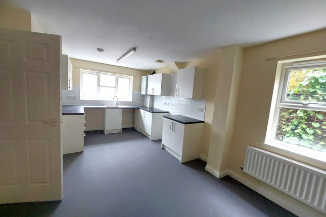 77, Montgomery Drive, Rugby photo 3