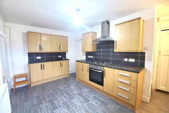 103, North Street, Huddersfield photo 3