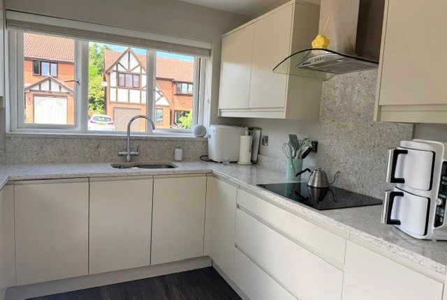 6, Axford Close, Nottingham photo 2
