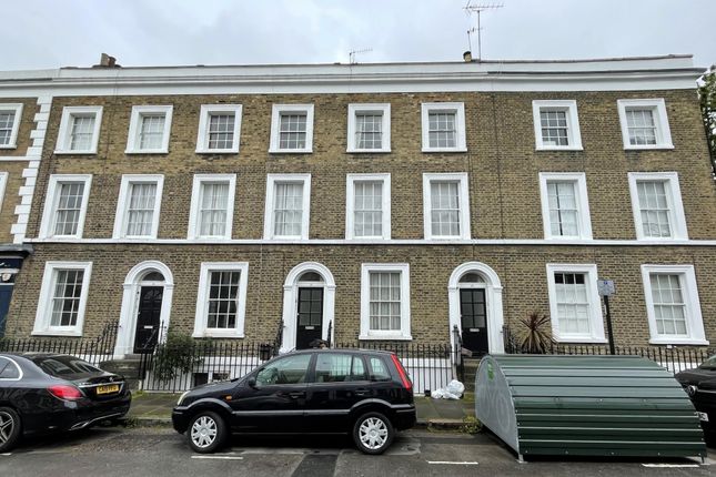 Duplex to rent in Remington Street, London