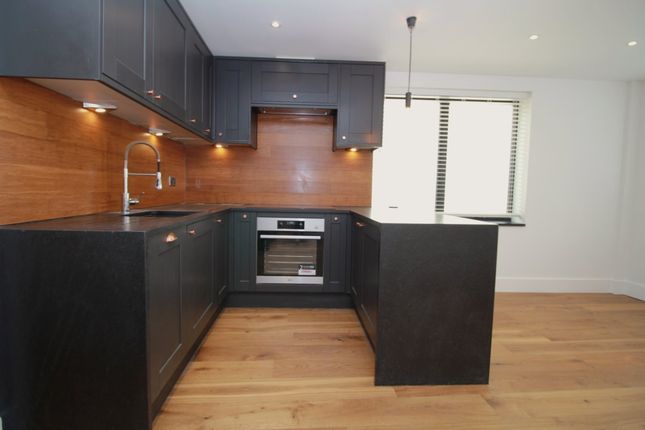 1-bed flat on Flat 3, 44, High Street, Farnborough, Kent, £325,000