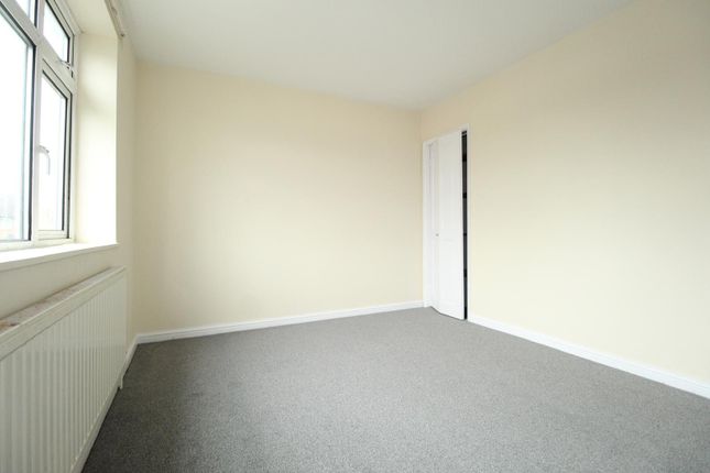 129, Sparsholt Road, Barking photo 5