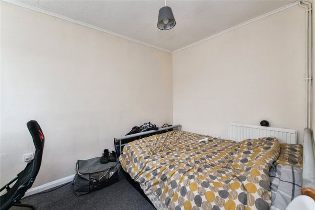 11, Elm Close, Exeter photo 4