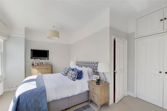 Flat to rent in Airedale Road, Balham, London