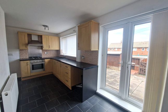 29, Wallinfen, Gateshead photo 5