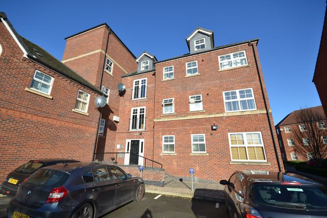Thumbnail Flat for sale in Montvale Gardens, Leicester