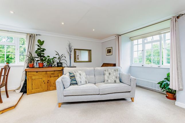 Flat for sale in Portley Wood Road, Whyteleafe, Surrey
