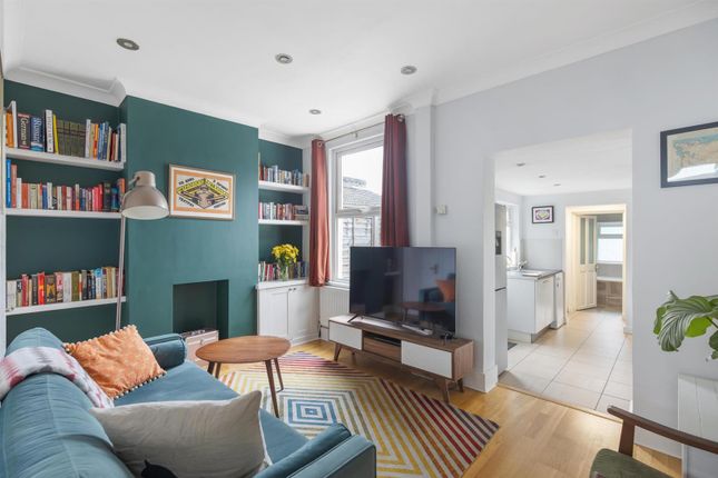 129, Kirkwood Road, London photo 2