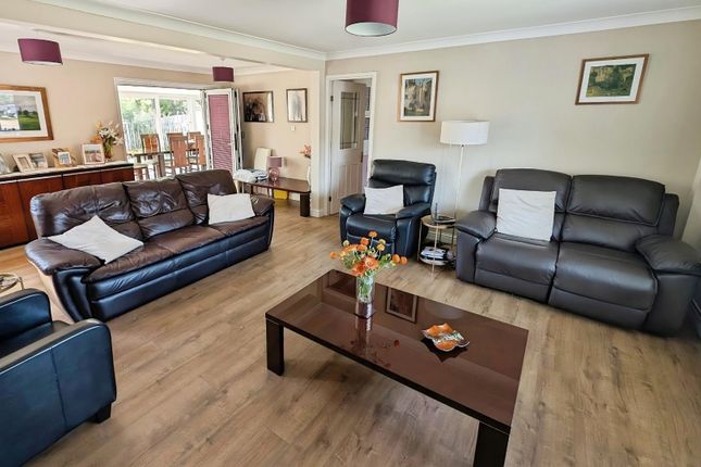 12, Walshe Avenue, Bristol photo 2