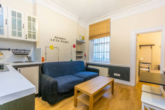 Flat to rent in Craven St, The Strand, London