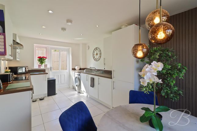 9, Caister Drive, Chesterfield photo 3