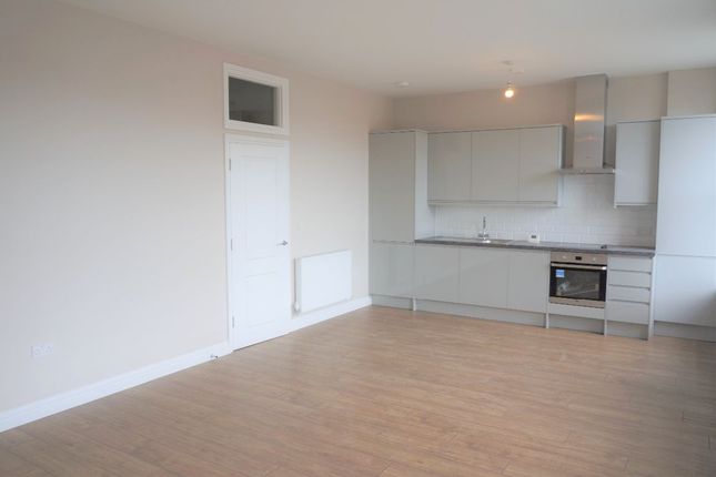 Flat 3, Tulip Court, New Malden photo 4
