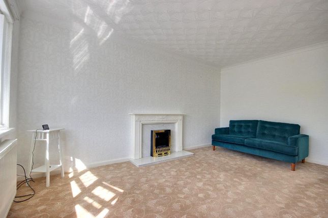 21, Cave Crescent, Cottingham photo 4