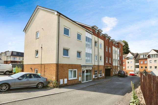 Thumbnail Flat for sale in Bastins Close, Southampton