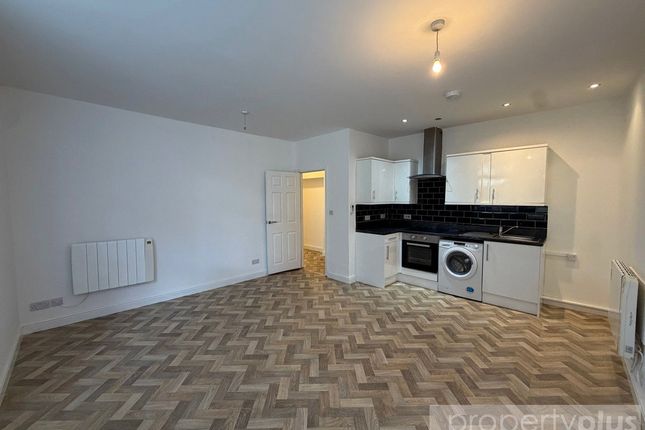 Flat 2,, White Rock Hotel, Penygraig photo 3